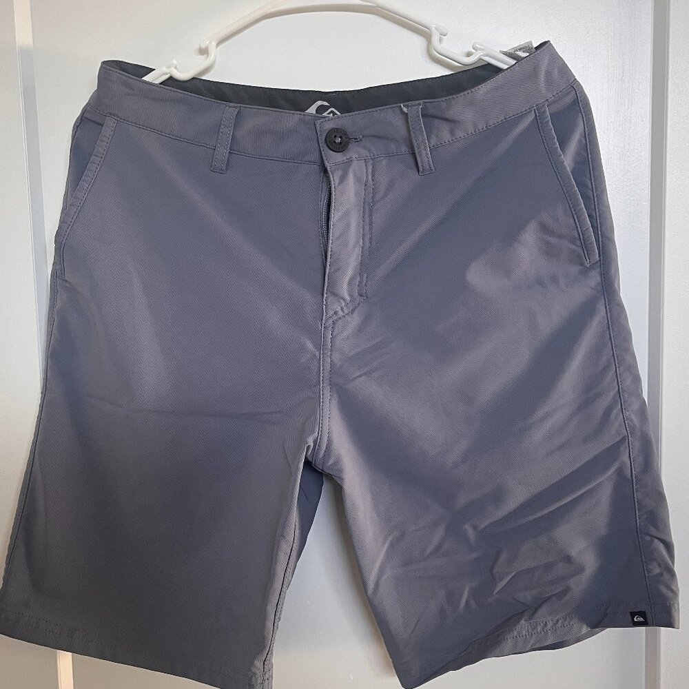 Quiksilver Hybrid Shorts – Size 30, Gray